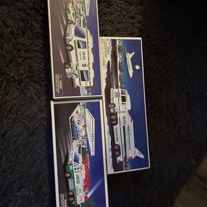 Hess Toy Truck and Space Shuttle with Satellite - Green and White
